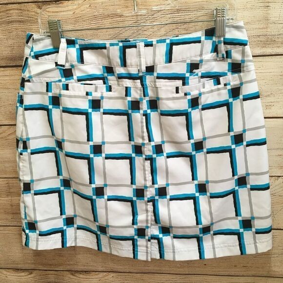 SLAZENGER GEOMETRIC PRINT SKORT IN WHITE‎ - Picture 6 of 6